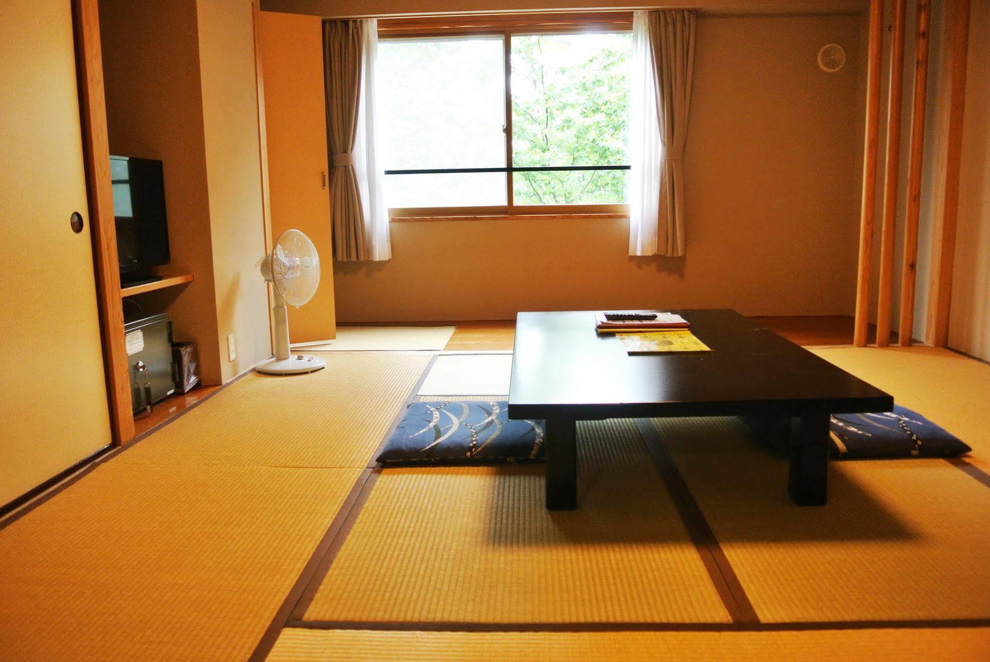 รีสอร์ต ชิน - ทะมะงะวะ ออนเซน Hotel Semboku ภายนอก รูปภาพ